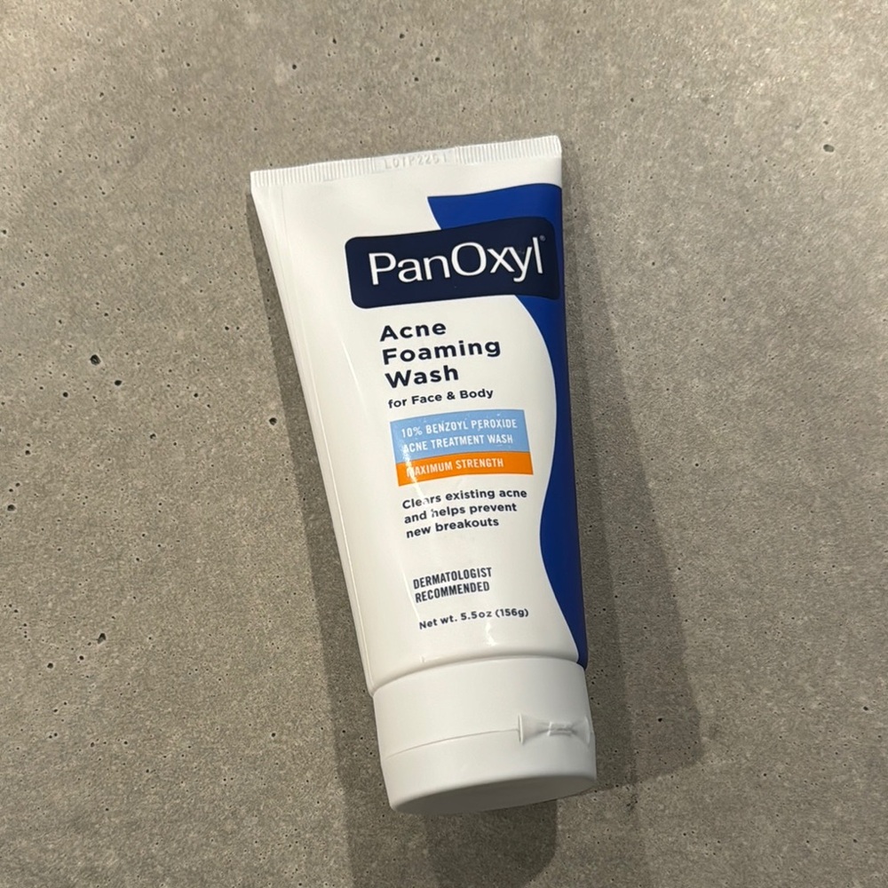NWT PANOXYL ACNE FOAMING WASH FOR FACE AND BODY